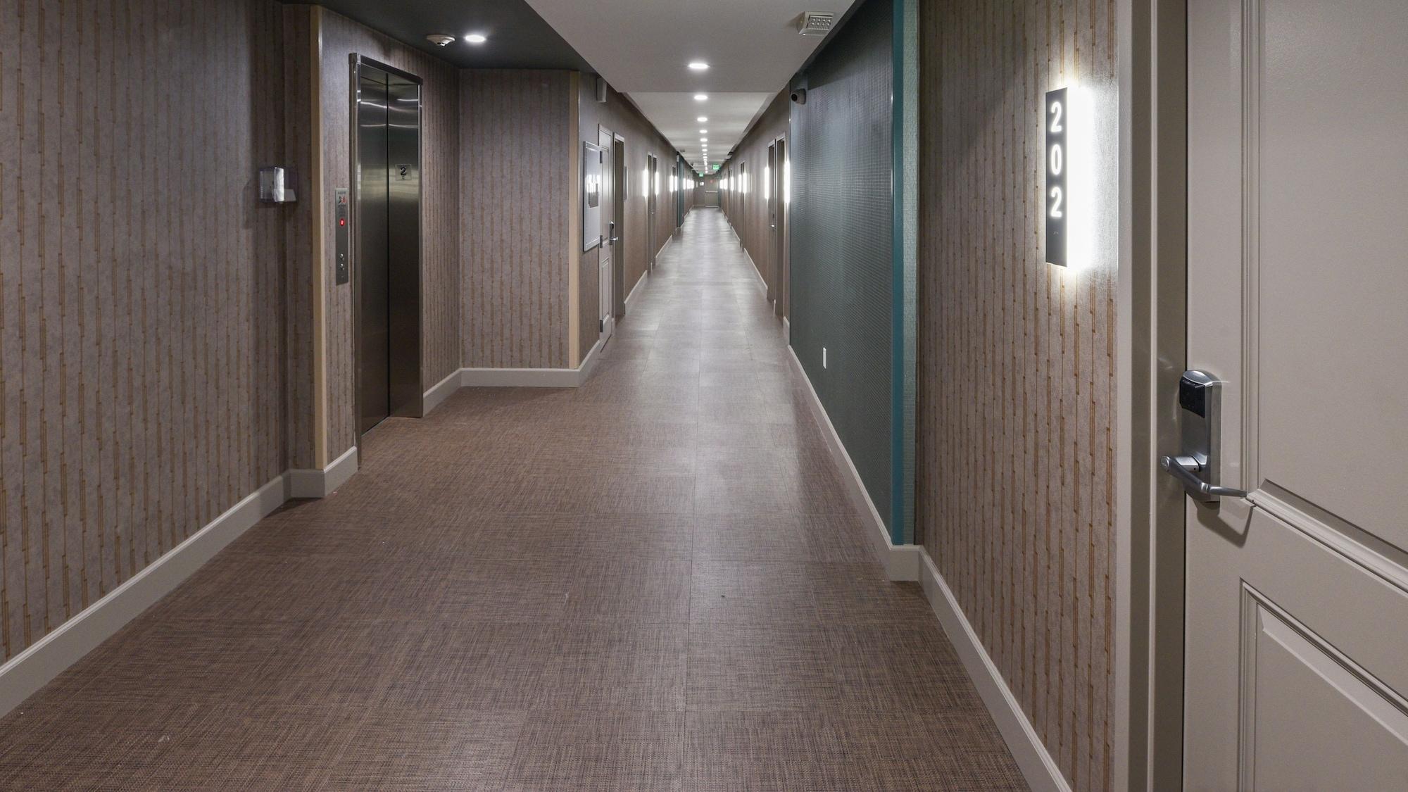 Hollywood Inn Suites Hotel West Athens Exterior photo